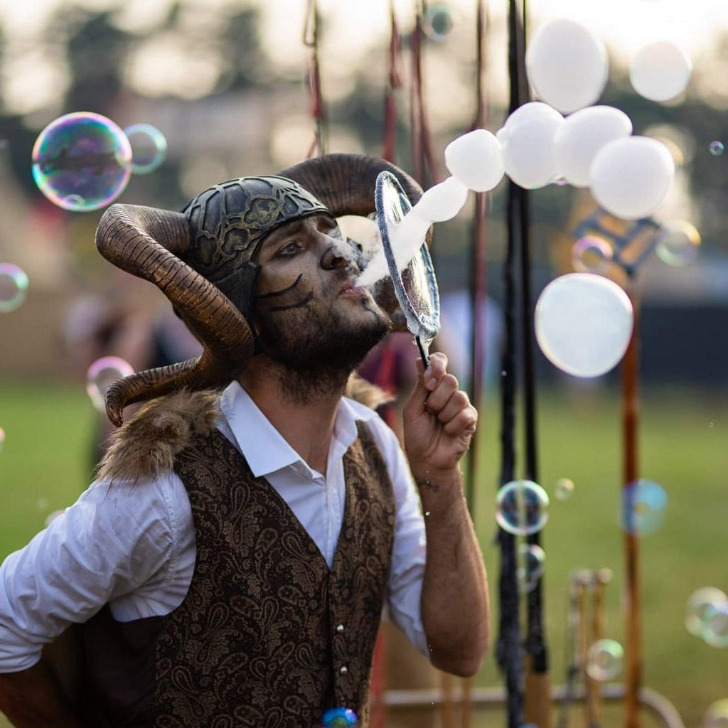 Bubble On Circus “Wonder Walks”