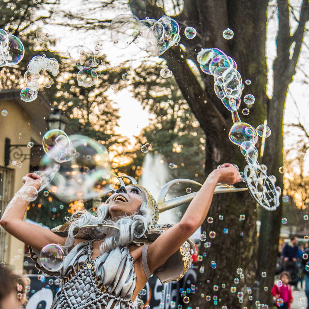 Bubble On Circus “Wonder Walks”