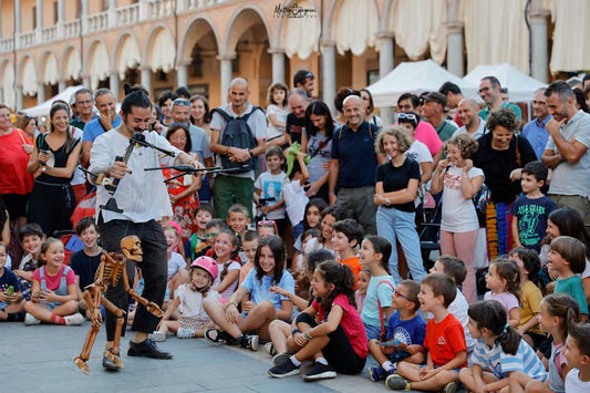 Rasid Nicolic "The Gipsy Marionettist"