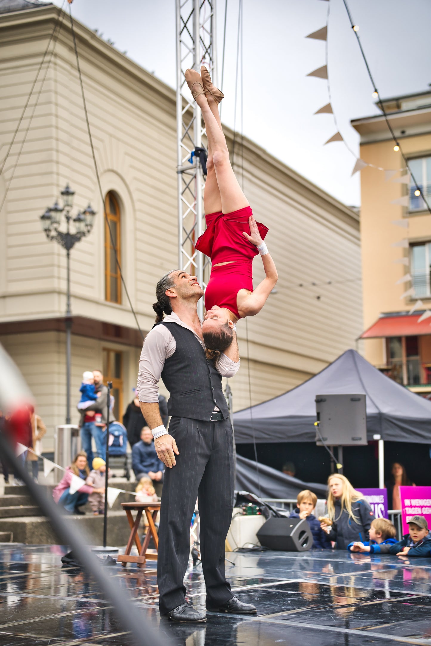 Duo Laos "Otros Aires"  Una Commedia Acrobatica sul Tango